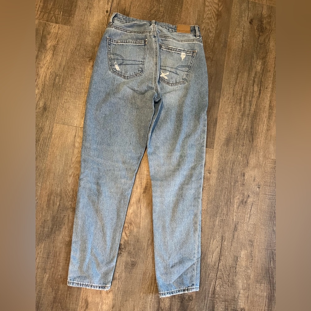 American Eagle, Mom Jean - Picture 2 of 2